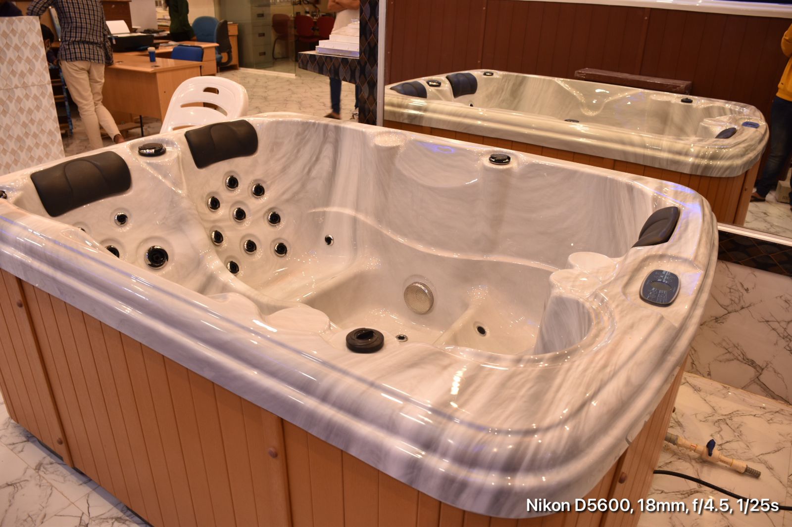 Swimming pool spa